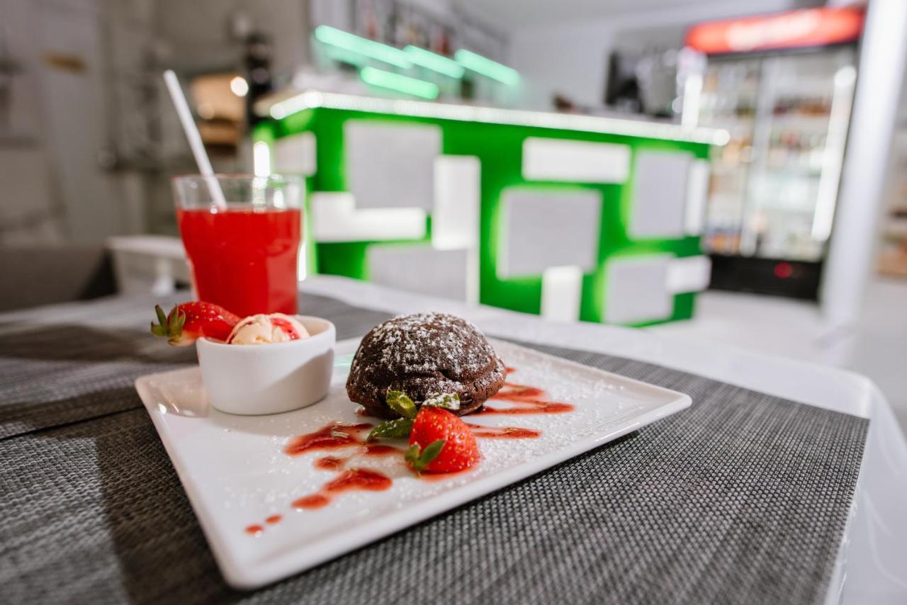 Higina Spa Hotel Truskavets Buitenkant foto